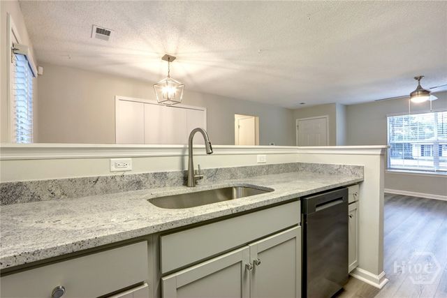 20 Lansing B, Savannah, GA 31406