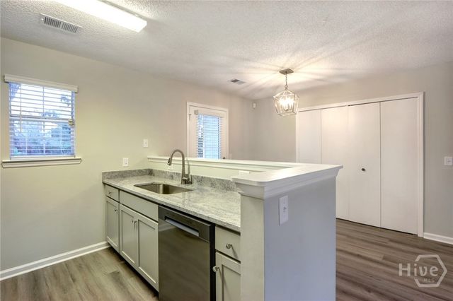 20 Lansing B, Savannah, GA 31406