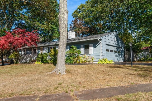26 Mariette Drive, Portsmouth, NH 03801