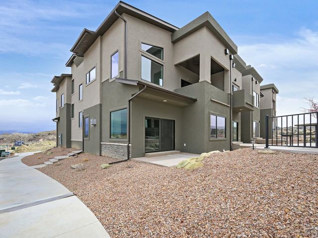 392 W Ridges Boulevard, Grand Junction, CO 81507
