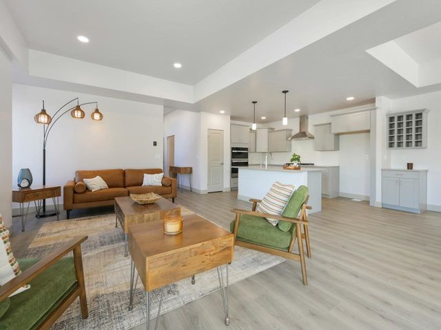 392 W Ridges Boulevard, Grand Junction, CO 81507
