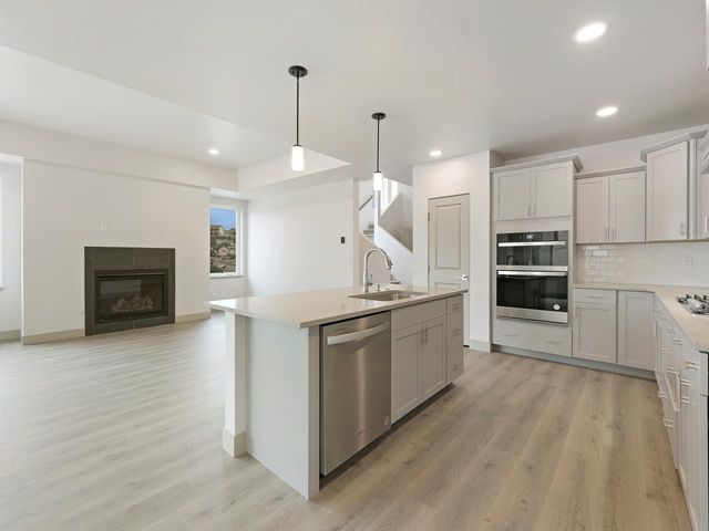 392 W Ridges Boulevard, Grand Junction, CO 81507