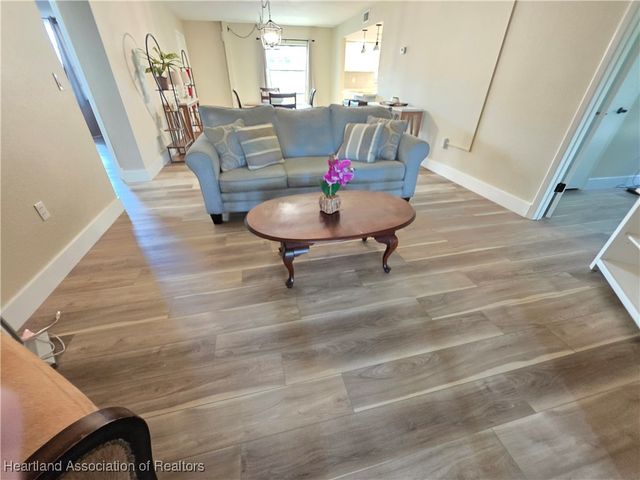 7 A Miracle Avenue, Avon Park, FL 33825