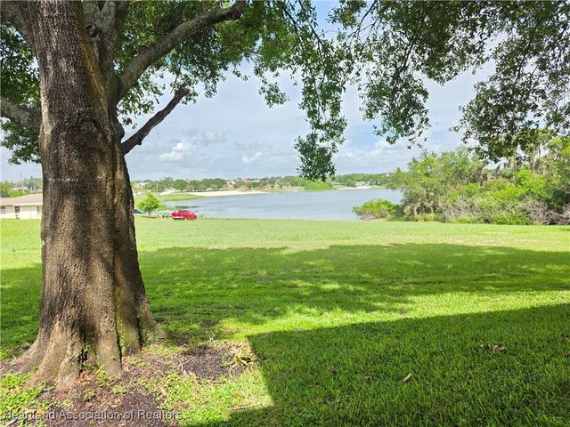 7 A Miracle Avenue, Avon Park, FL 33825