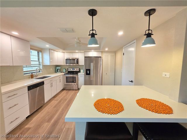 7 A Miracle Avenue, Avon Park, FL 33825