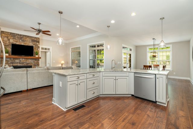 9222 Holstein Dr, Nolensville, TN 37135