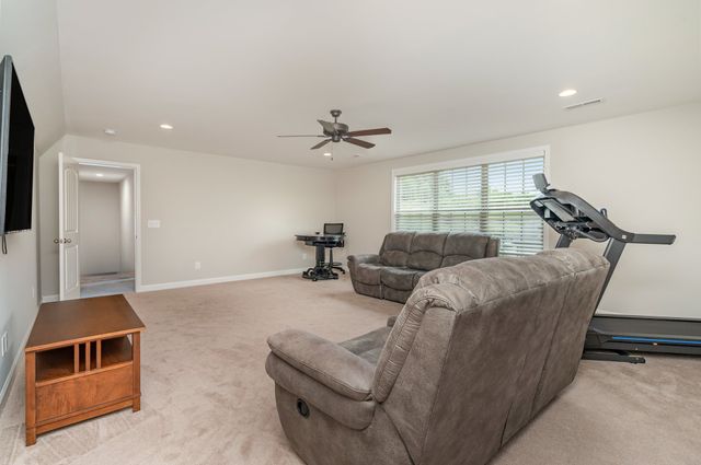 9222 Holstein Dr, Nolensville, TN 37135