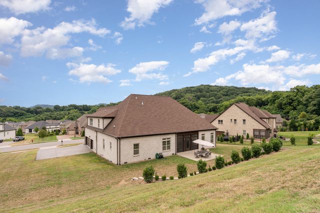 9222 Holstein Dr, Nolensville, TN 37135