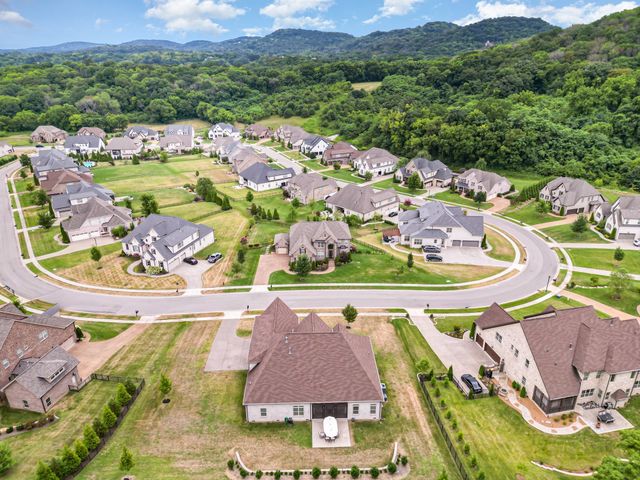 9222 Holstein Dr, Nolensville, TN 37135