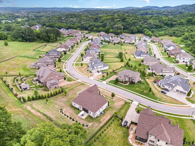 9222 Holstein Dr, Nolensville, TN 37135