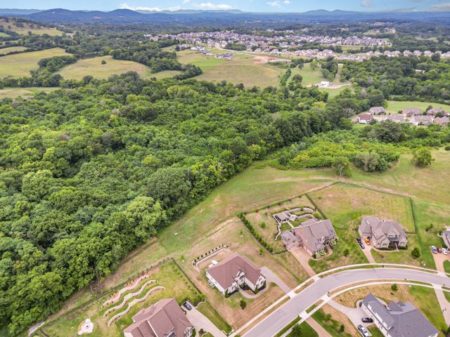 9222 Holstein Dr, Nolensville, TN 37135