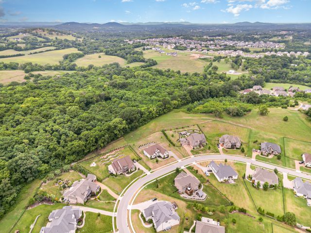 9222 Holstein Dr, Nolensville, TN 37135