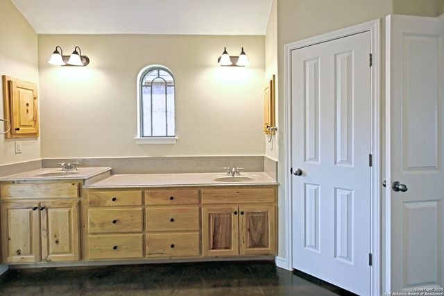 2223 SUN CHASE BLVD, New Braunfels, TX 78130