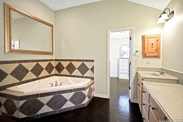 2223 SUN CHASE BLVD, New Braunfels, TX 78130