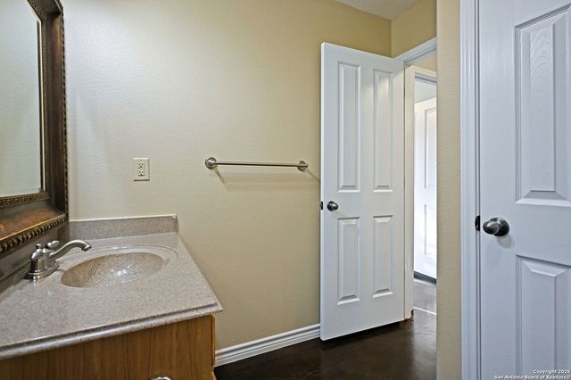 2223 SUN CHASE BLVD, New Braunfels, TX 78130