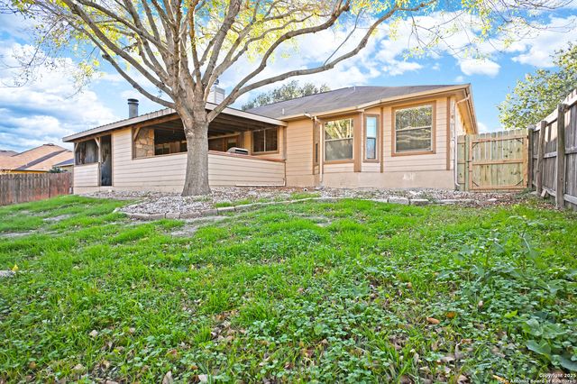 2223 SUN CHASE BLVD, New Braunfels, TX 78130