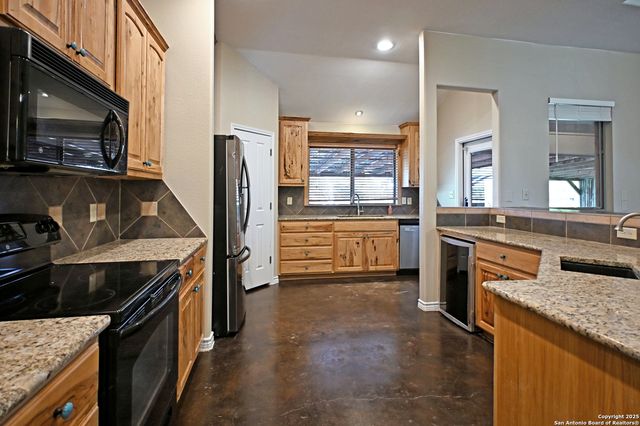 2223 SUN CHASE BLVD, New Braunfels, TX 78130