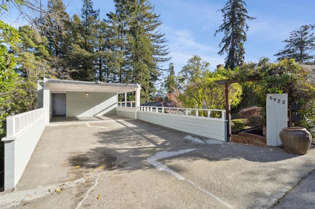 5922 Bruns Ct, Oakland, CA 94611