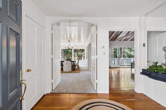 5922 Bruns Ct, Oakland, CA 94611