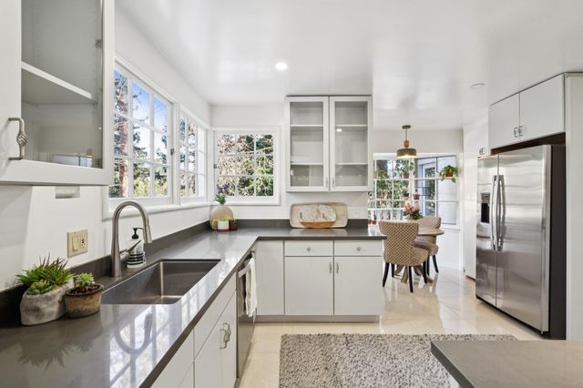 5922 Bruns Ct, Oakland, CA 94611