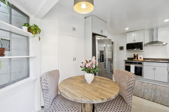 5922 Bruns Ct, Oakland, CA 94611