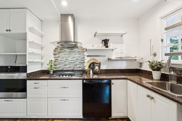 5922 Bruns Ct, Oakland, CA 94611