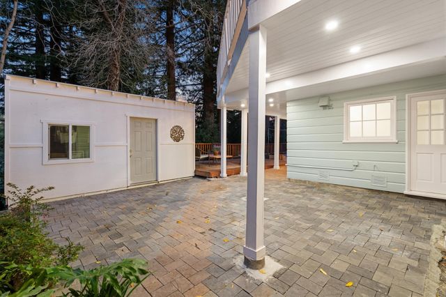 5922 Bruns Ct, Oakland, CA 94611