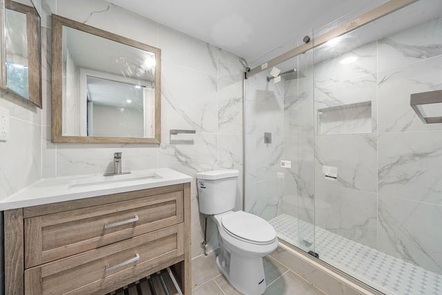 5190 LAS VERDES Circle 105, Delray Beach, FL 33484