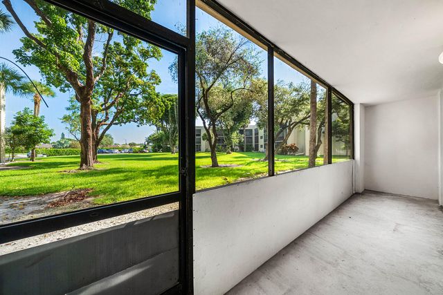 5190 LAS VERDES Circle 105, Delray Beach, FL 33484