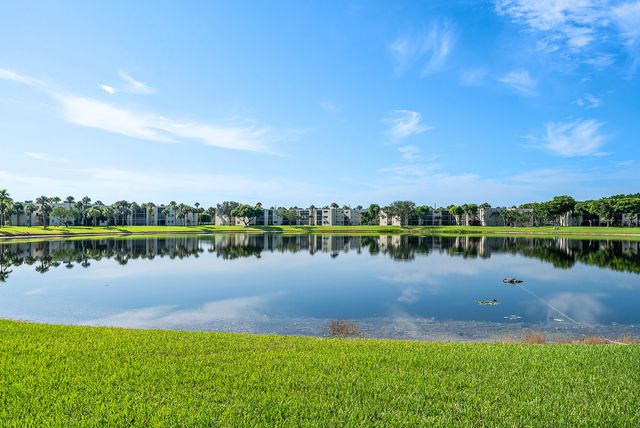 5190 LAS VERDES Circle 105, Delray Beach, FL 33484