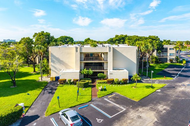 5190 LAS VERDES Circle 105, Delray Beach, FL 33484