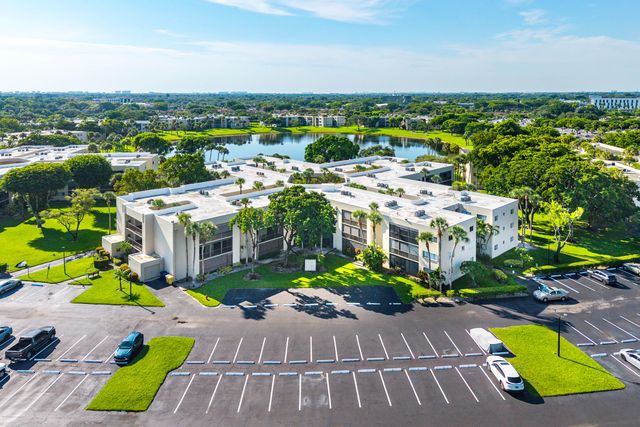 5190 LAS VERDES Circle 105, Delray Beach, FL 33484