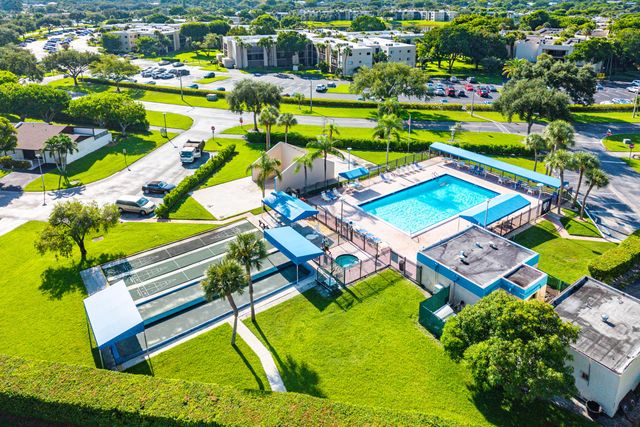 5190 LAS VERDES Circle 105, Delray Beach, FL 33484