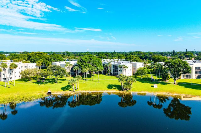5190 LAS VERDES Circle 105, Delray Beach, FL 33484