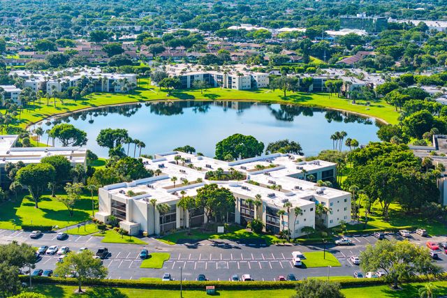 5190 LAS VERDES Circle 105, Delray Beach, FL 33484