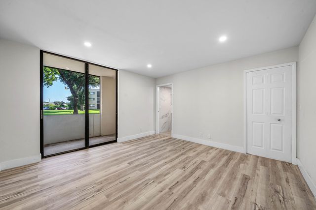 5190 LAS VERDES Circle 105, Delray Beach, FL 33484
