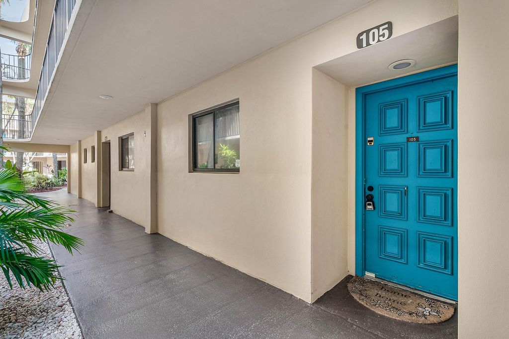 5190 LAS VERDES Circle 105, Delray Beach, FL 33484
