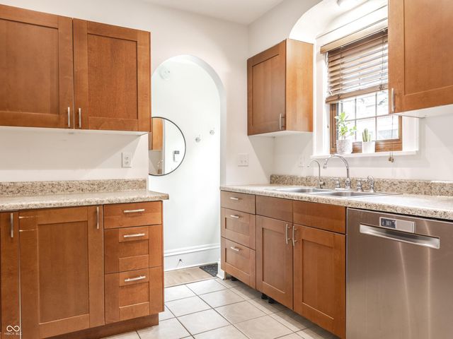 5425 N Kenwood Avenue, Indianapolis, IN 46208