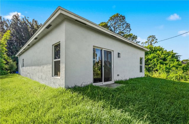 775 11th Avenue SW, Vero Beach, FL 32962