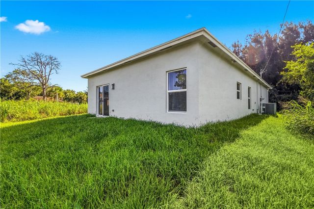 775 11th Avenue SW, Vero Beach, FL 32962