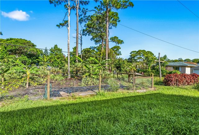775 11th Avenue SW, Vero Beach, FL 32962