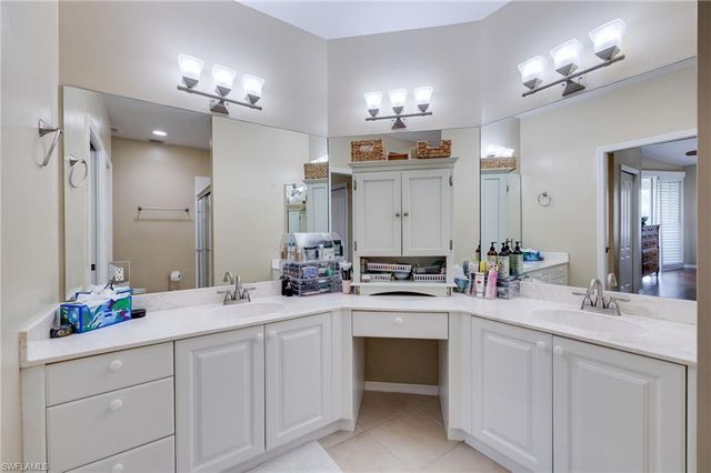 13951 Eagle Ridge Lakes DR 203, Fort Myers, FL 33912