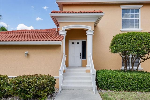 13951 Eagle Ridge Lakes DR 203, Fort Myers, FL 33912