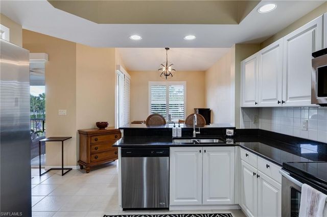 13951 Eagle Ridge Lakes DR 203, Fort Myers, FL 33912