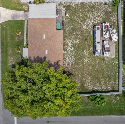 5230 11TH AVENUE S, Gulfport, FL 33707