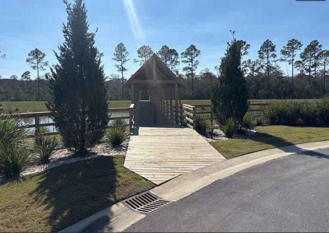 45 Splendor Run, Freeport, FL 32439