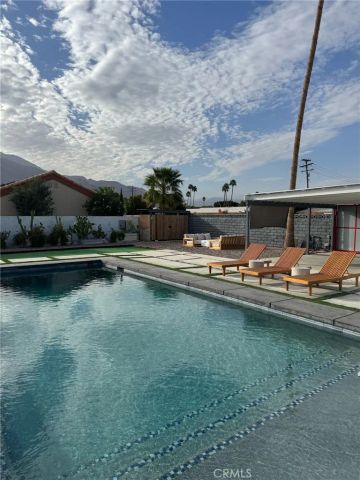 4011 E Camino San Simeon, Palm Springs, CA 92264