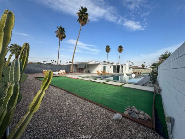4011 E Camino San Simeon, Palm Springs, CA 92264