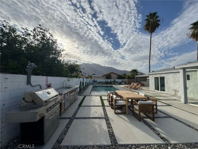 4011 E Camino San Simeon, Palm Springs, CA 92264