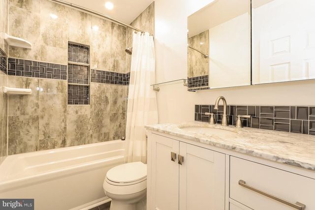 117 SCHOOLHOUSE TER, Mount Laurel, NJ 08054